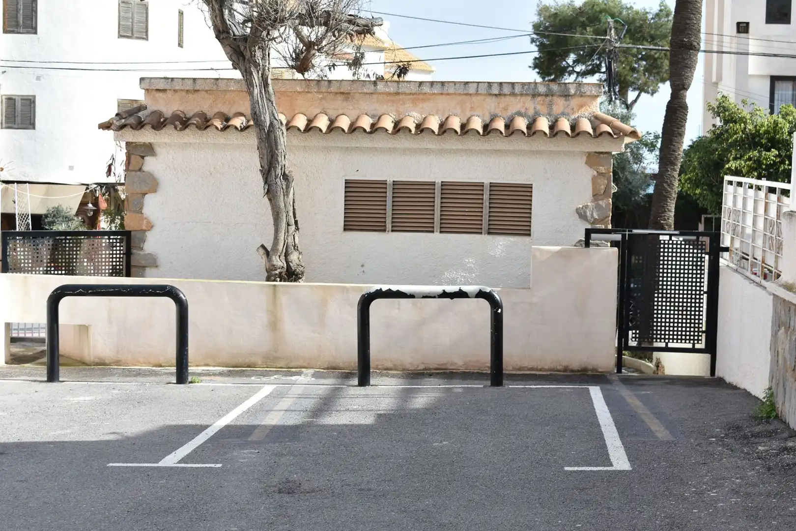 Aparcament de Casa adosada en venda en Santa Pola amb Aire condicionat, Terrassa i Moblat