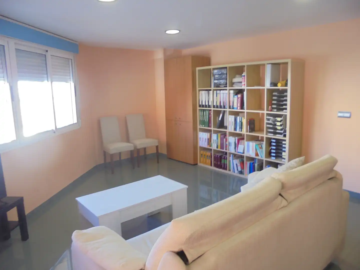 Sala d'estar de Oficina en venda en Castellón de la Plana / Castelló de la Plana amb Aire condicionat i Moblat