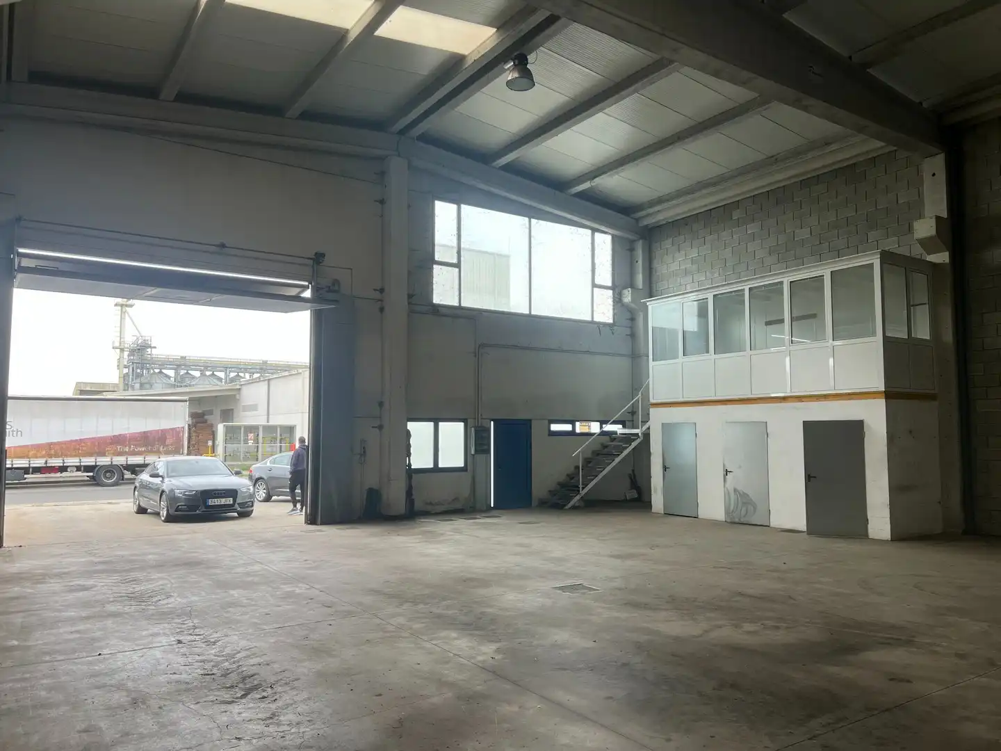 Nau industrial de lloguer en Curtis