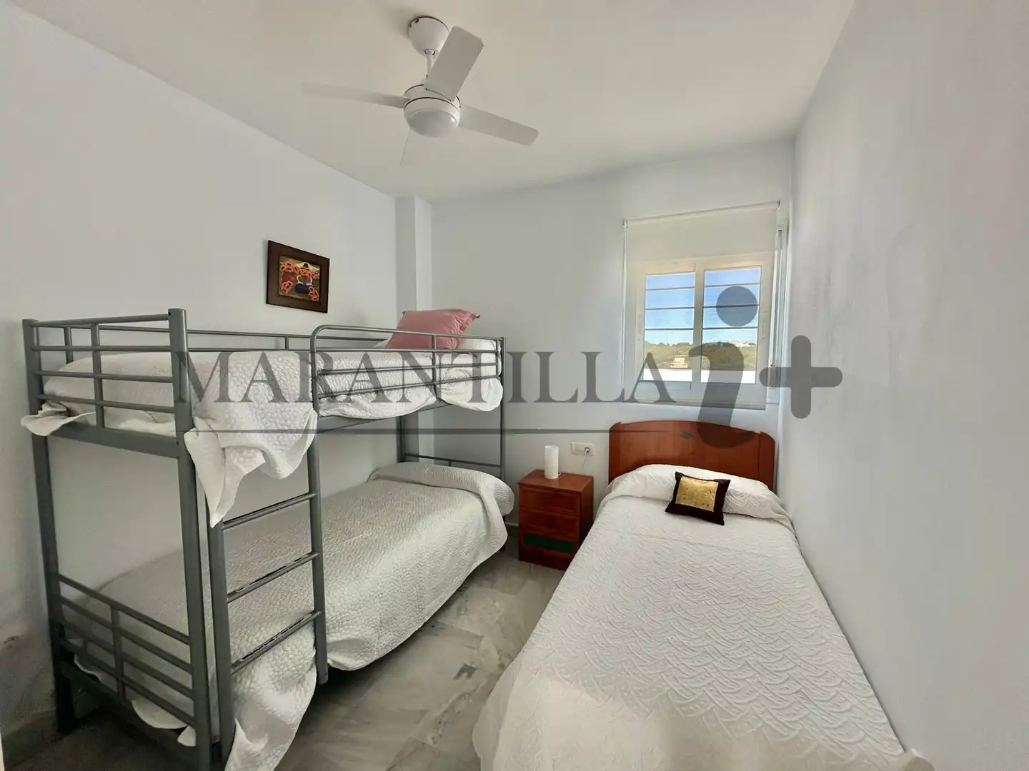 Habitación de Ático en venta en Islantilla con Terraza, Trastero y Piscina comunitaria