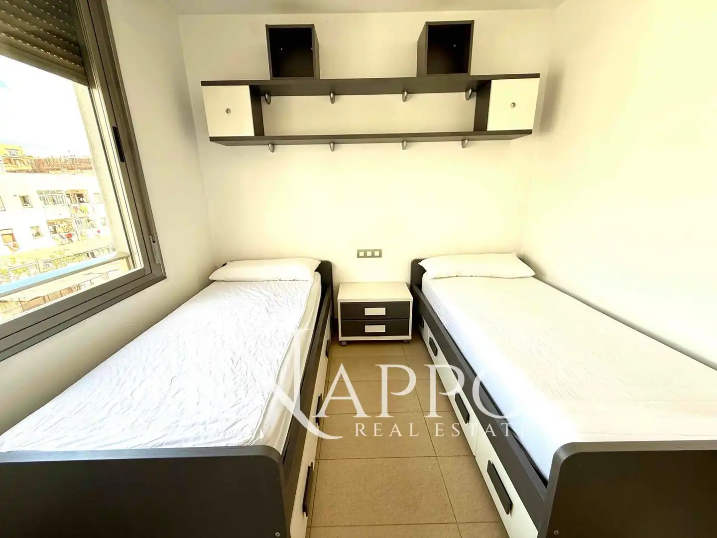 Habitación en Ricard Akerman, Foners
