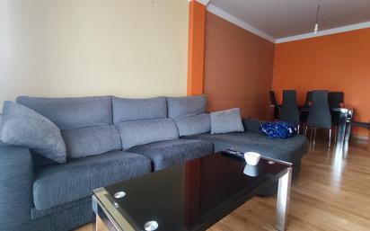 Living room of Flat for sale in Castellanos de Moriscos  with Heating, Furnished and Oven