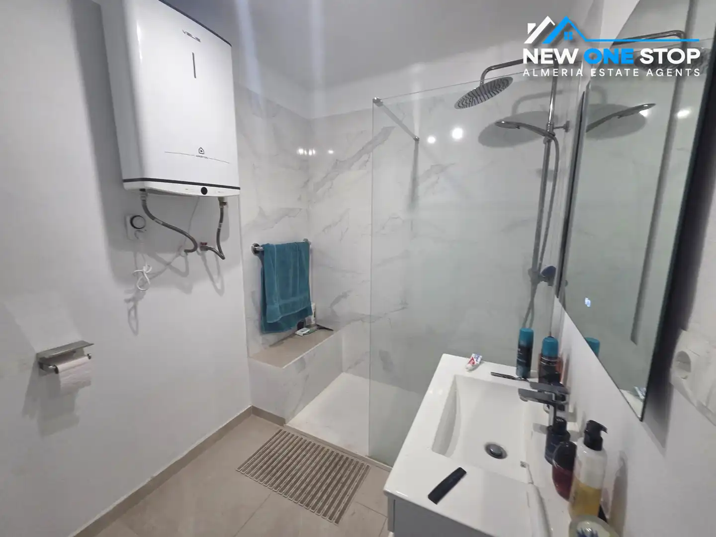 Badezimmer von Wohnungen zum Verkauf in Turre mit Klimaanlage, Terrasse und Ofen