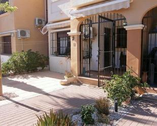 Jardí de Apartament en venda en Torrevieja amb Aire condicionat, Moblat i Piscina comunitària