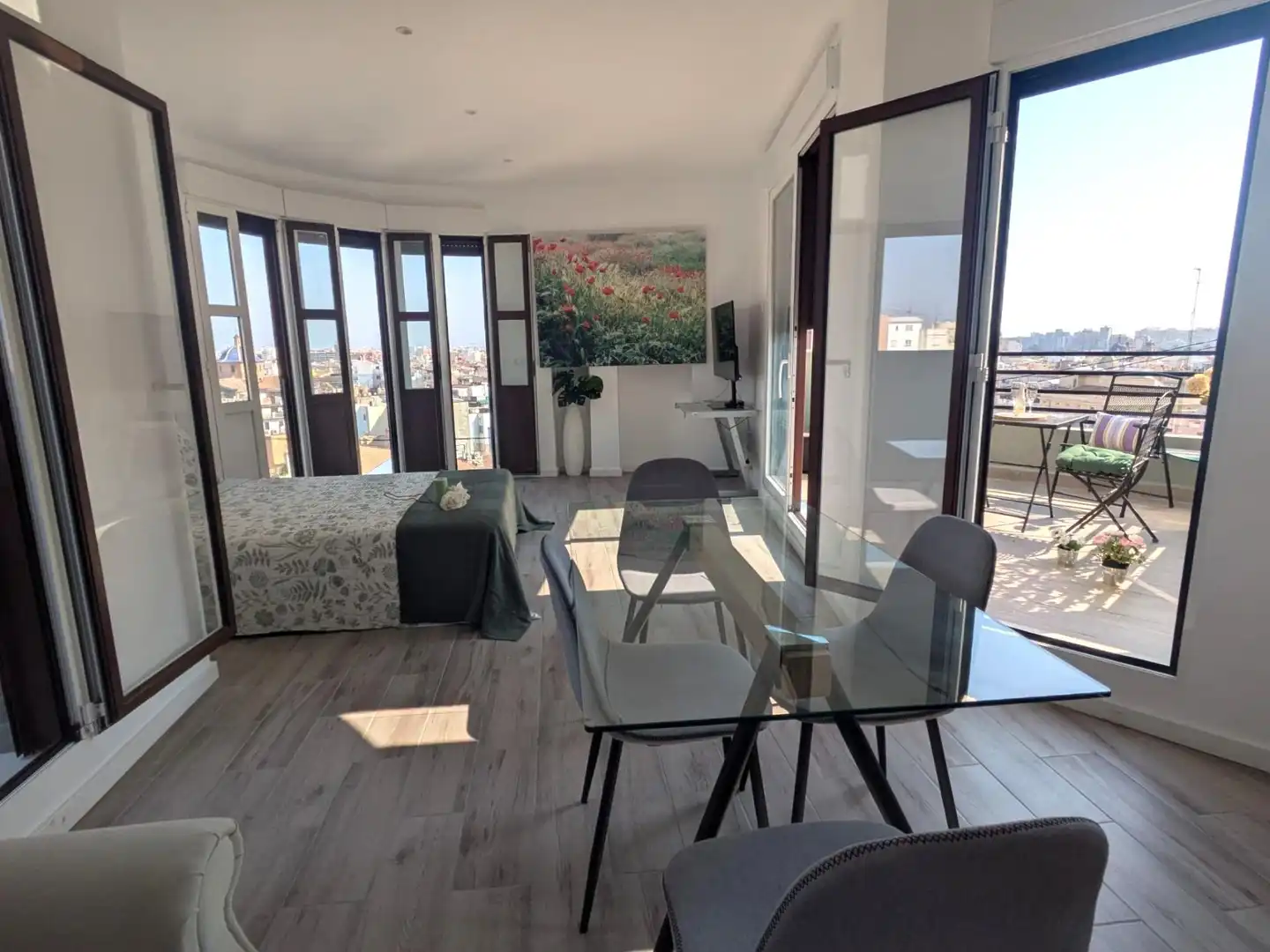 Esszimmer von Dachboden zur Miete in Valencia mit Klimaanlage, Heizung und Terrasse