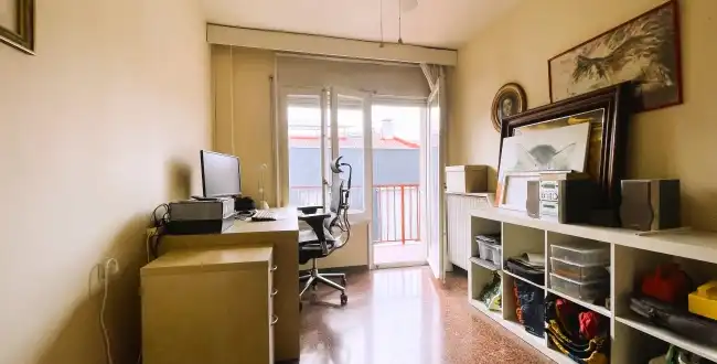 Dormitori de Pis en venda en Girona amb Aire condicionat, Traster i Balcó