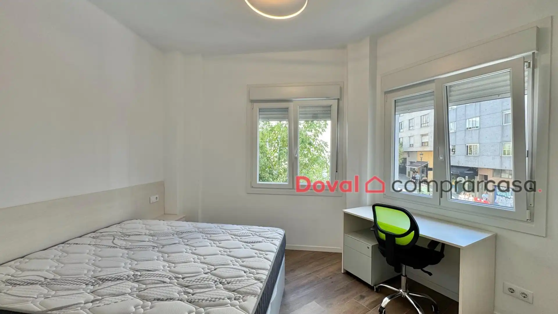 Habitación de Piso de alquiler en Vigo  con Calefacción y Amueblado