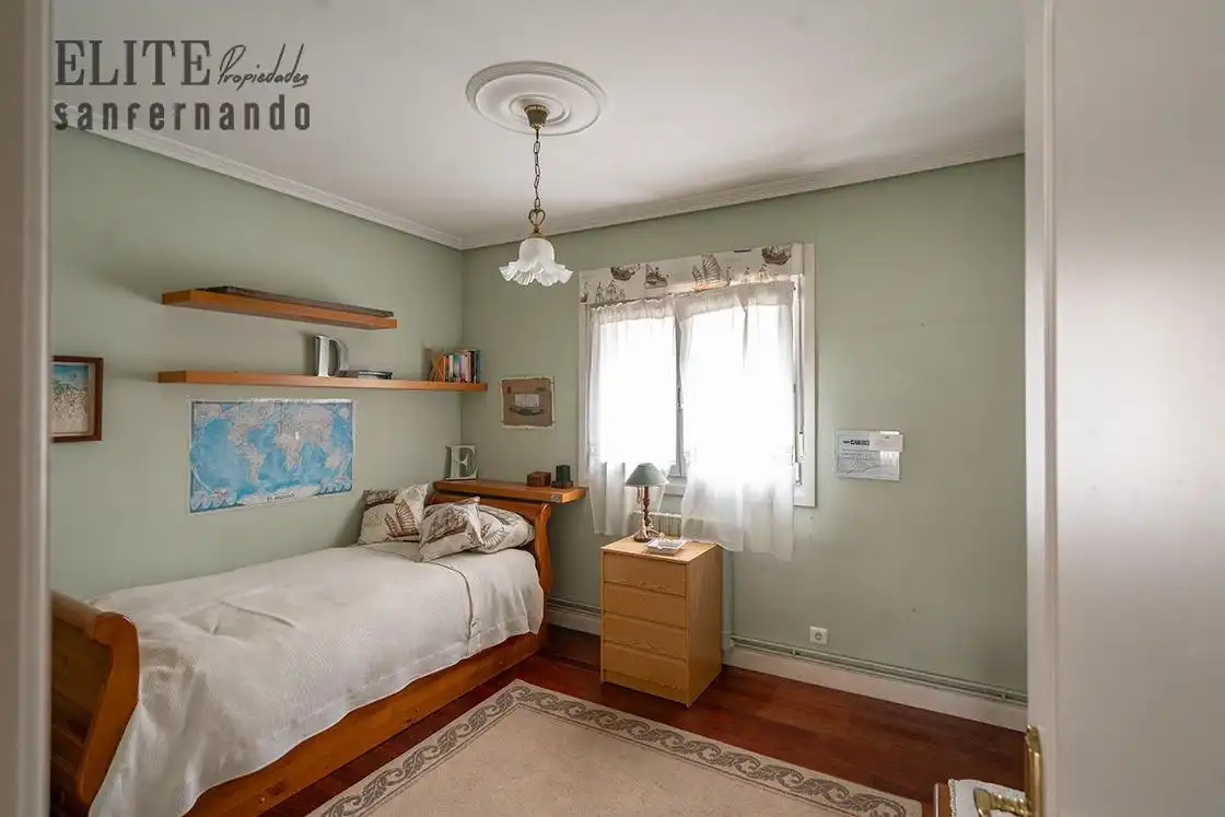Schlafzimmer von Wohnung zum Verkauf in Santander mit Parkett