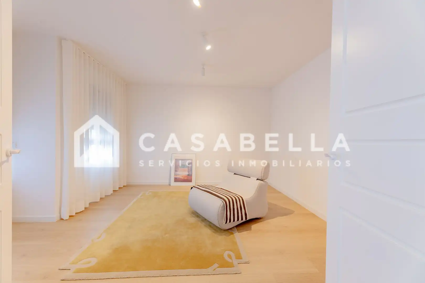 Bedroom of Flat for sale in Valencia  with Air Conditioner, Heating and Terrace