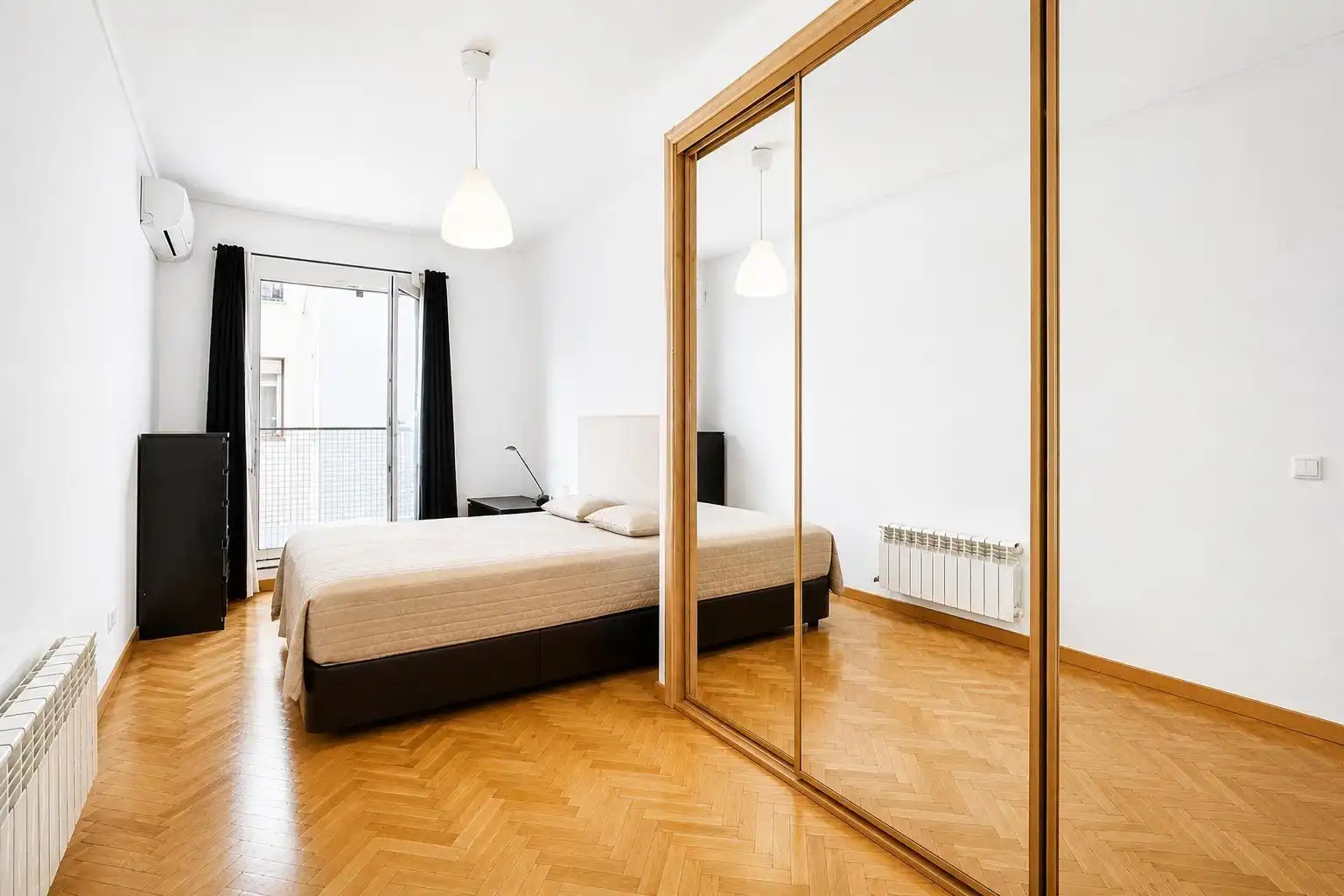 Flat for sale in Calle MONTERA, Sol