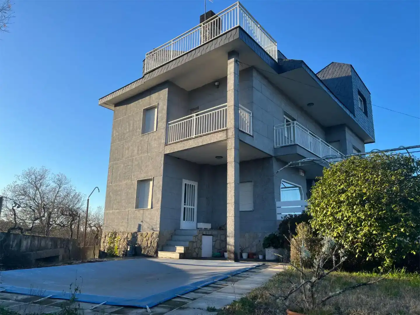 Vista exterior de Casa o xalet en venda en Vilamarín amb Jardí privat, Traster i Piscina