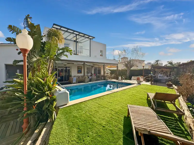 Casa con piscina en venta en Carmençó, imagen 2