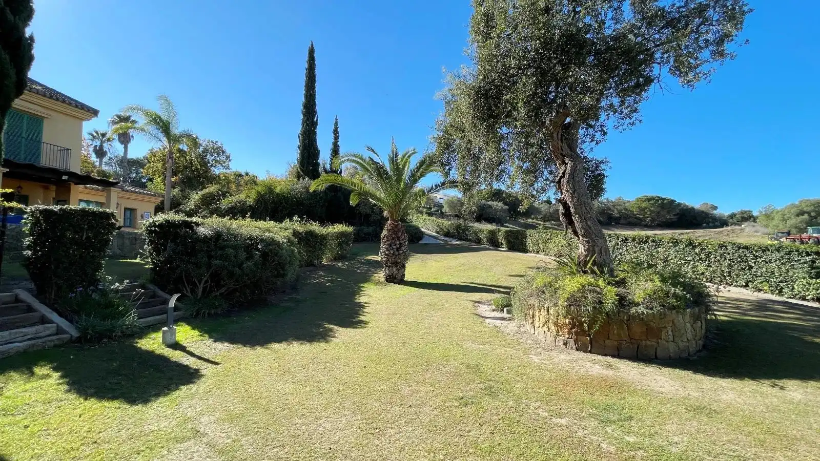 Jardí de Casa adosada en venda en Sotogrande amb Terrassa, Balcó i Piscina comunitària