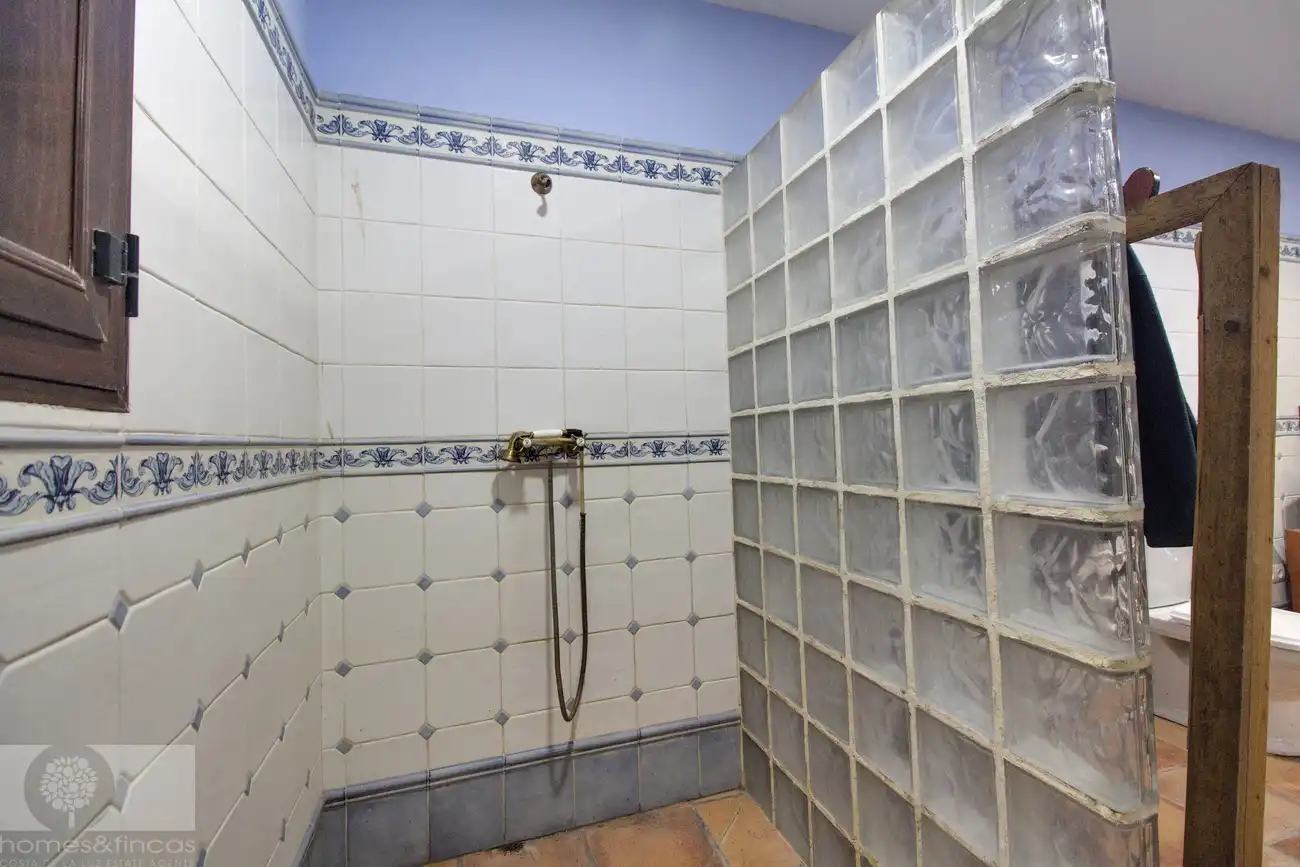 Baño de Finca rústica en venta en Trigueros