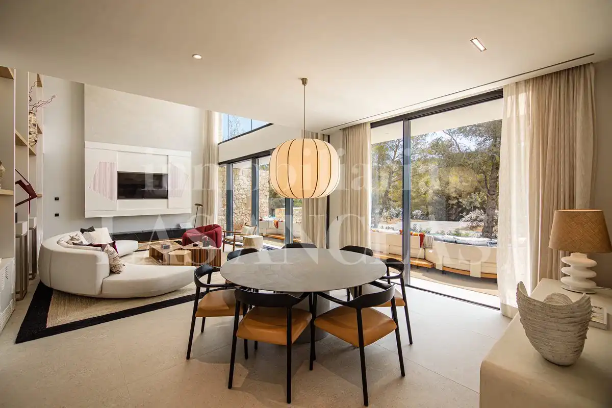 Comedor de Casa o chalet en venta en Santa Eulària des Riu con Terraza, Trastero y Jacuzzi