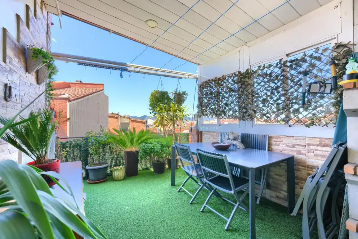 Terraza de Piso en venta en Cornellà de Llobregat con Aire acondicionado, Calefacción y Terraza