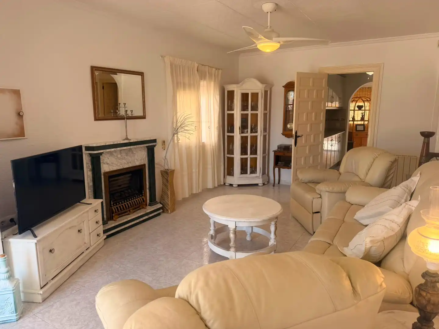 Sala de estar de Casa o chalet en venta en San Fulgencio con Aire acondicionado, Calefacción y Jardín privado