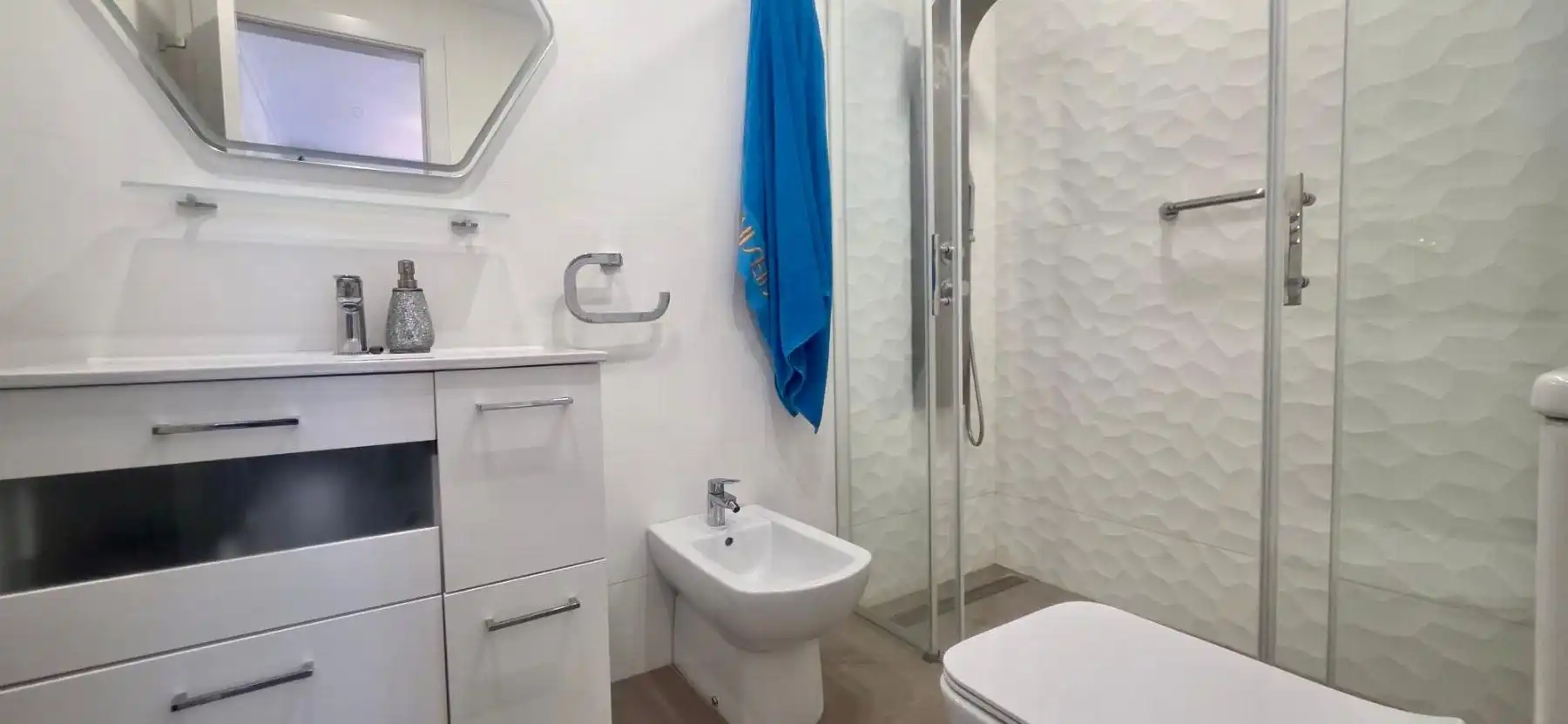 Bathroom of Attic for sale in Casares  with Air Conditioner, Terrace and Storage room