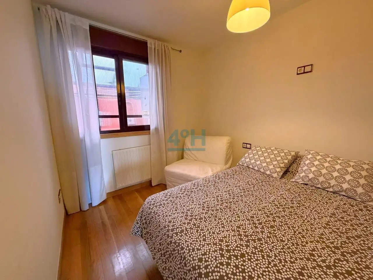 Habitación de Apartamento en venta en O Grove   con Calefacción, Terraza y Amueblado