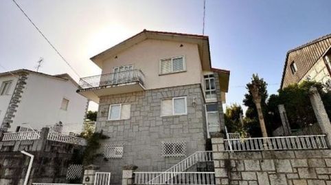 OPORTUNIDAD!!! CASA INDEPENDIENTE  DE TRES PLANTAS EN VENTA EN EL VEINTIUNO