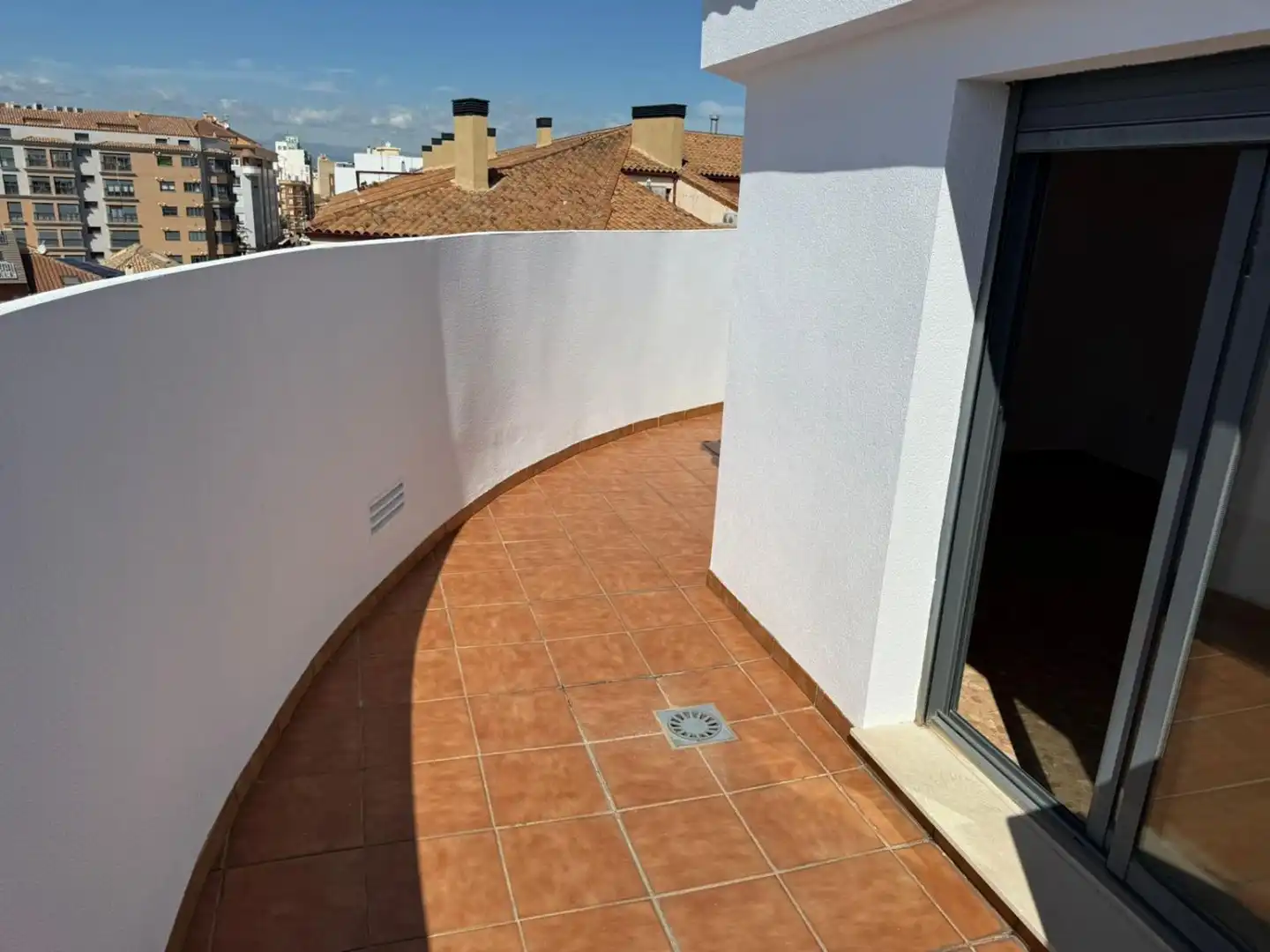 Terrasse von Dachboden zur Miete in Vila-real mit Klimaanlage