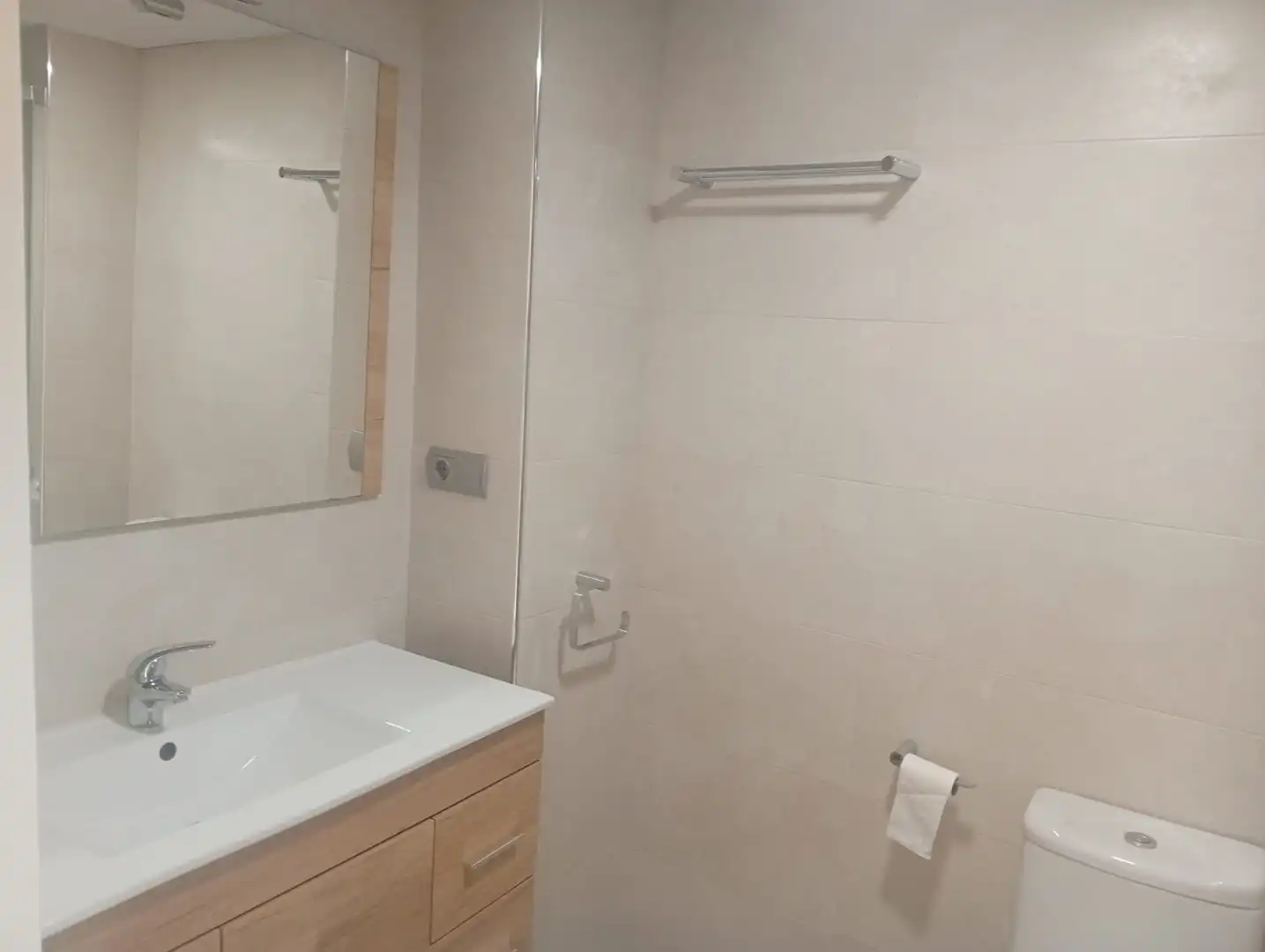 Badezimmer von Wohnung zur Miete in Málaga mit Klimaanlage, Heizung und Möbliert
