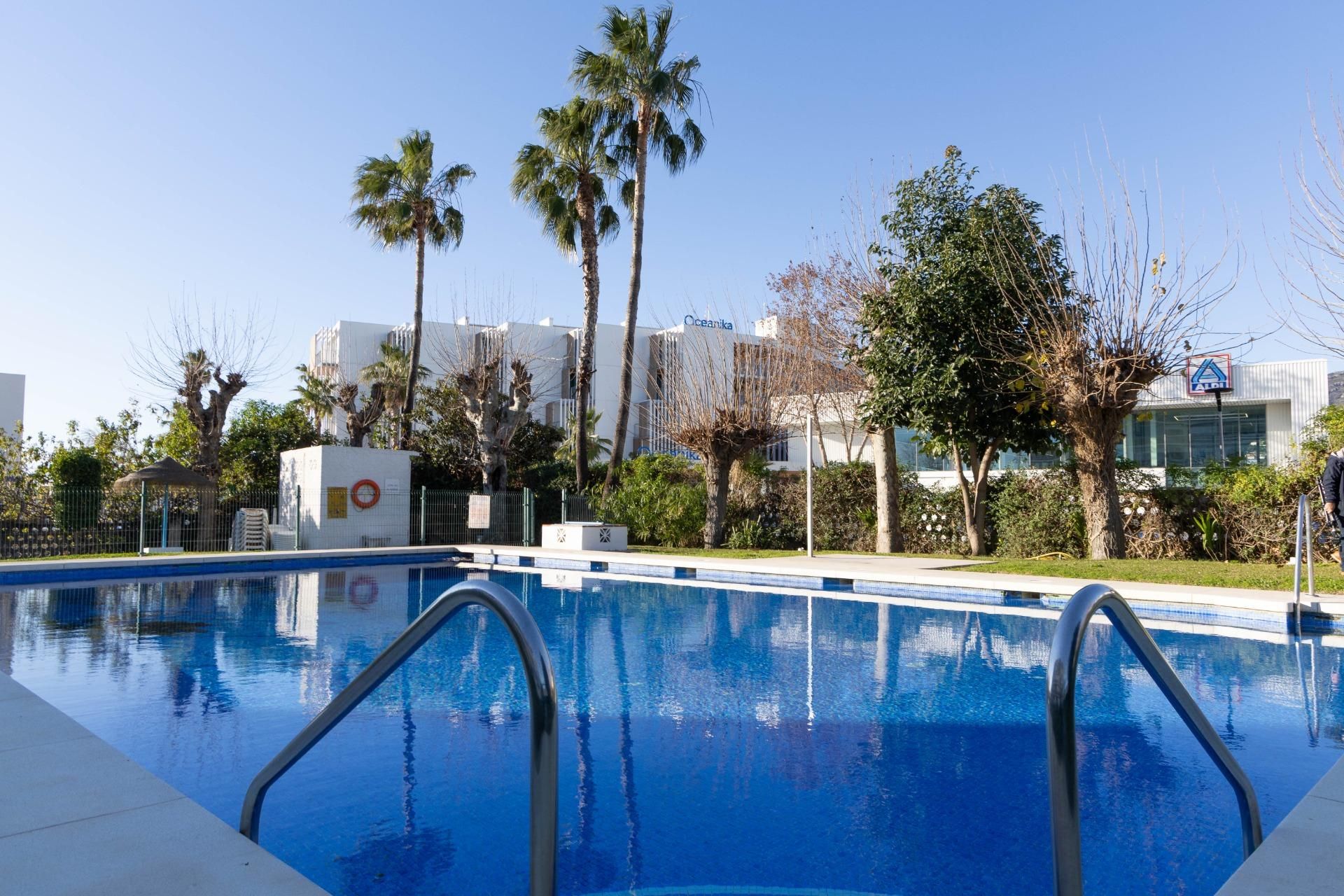 Piscina de Apartament en venda en Torremolinos amb Jardí privat, Terrassa i Piscina comunitària