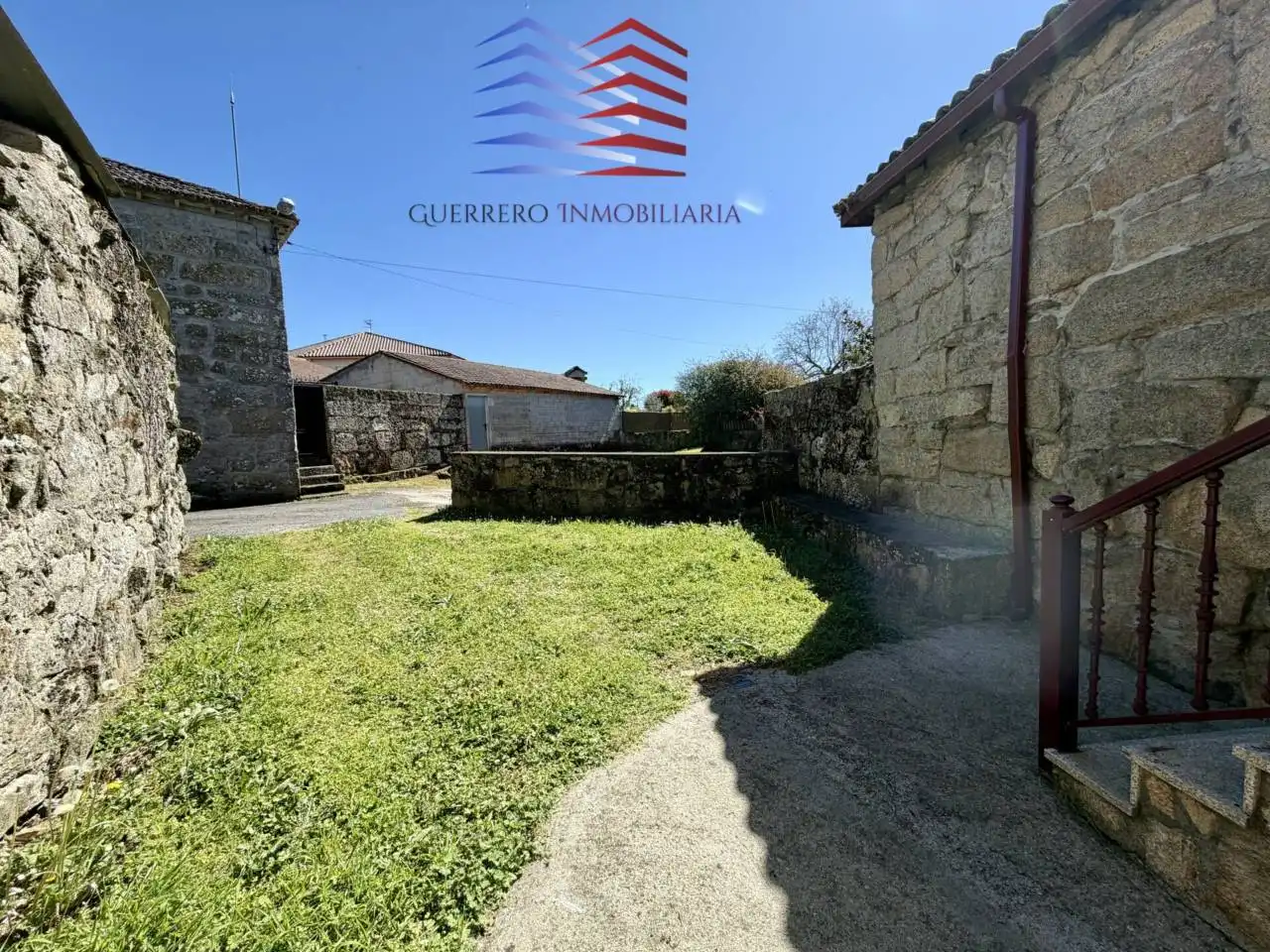 Vista exterior de Casa o xalet de lloguer en Ourense Capital  amb Calefacció, Jardí privat i Terrassa