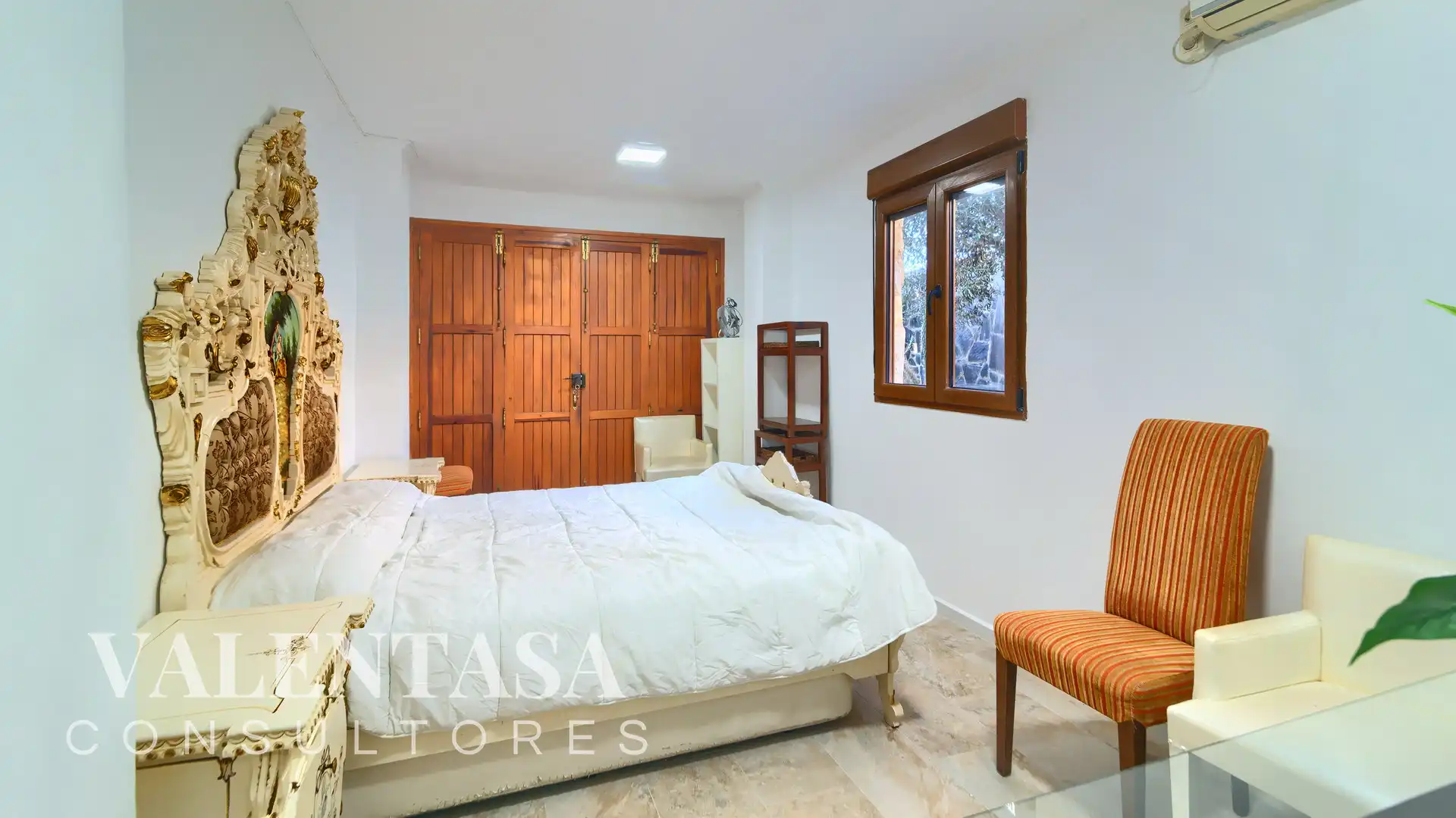 Bedroom of Houses for sale in L'Eliana  with Air Conditioner, Heating and Private garden