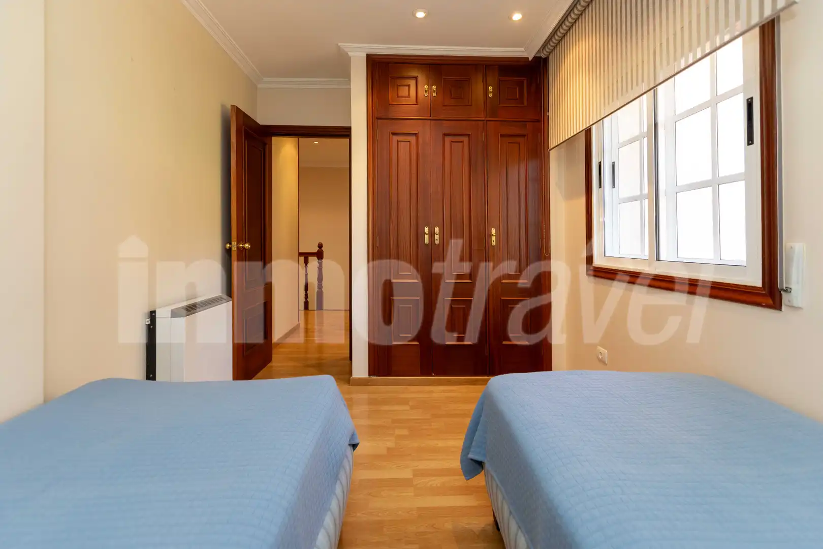 Dormitori de Casa adosada de lloguer en Sanxenxo amb Jardí privat, Terrassa i Moblat