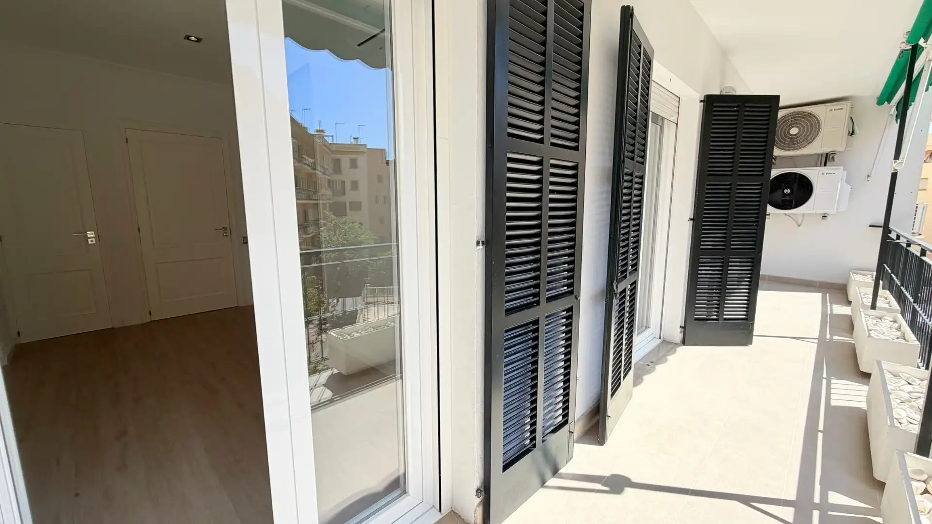 Balcony of Flat for rent in  Palma de Mallorca  with Air Conditioner, Terrace and Oven