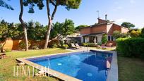 Garden of House or chalet for sale in Castelldefels  with Swimming Pool and Balcony