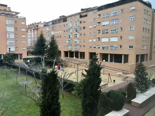 Aparcament de Pis de lloguer en Madrid amb Aire condicionat, Calefacció i Parquet