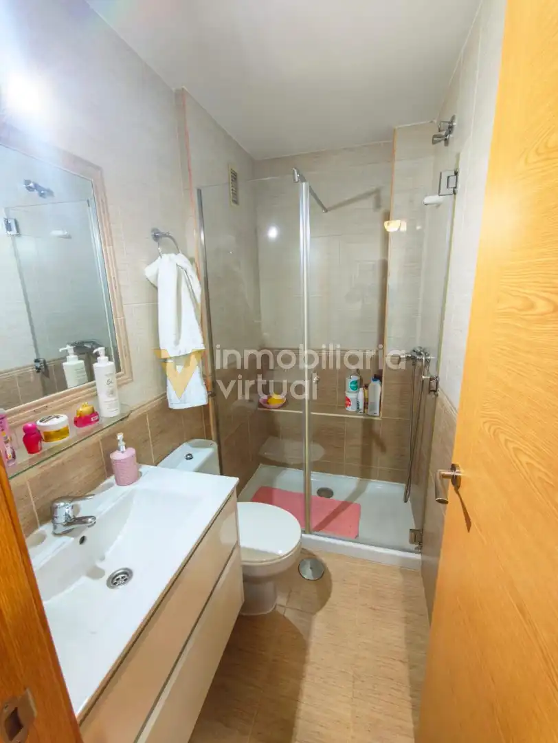 Badezimmer von Wohnung zum Verkauf in Lucena