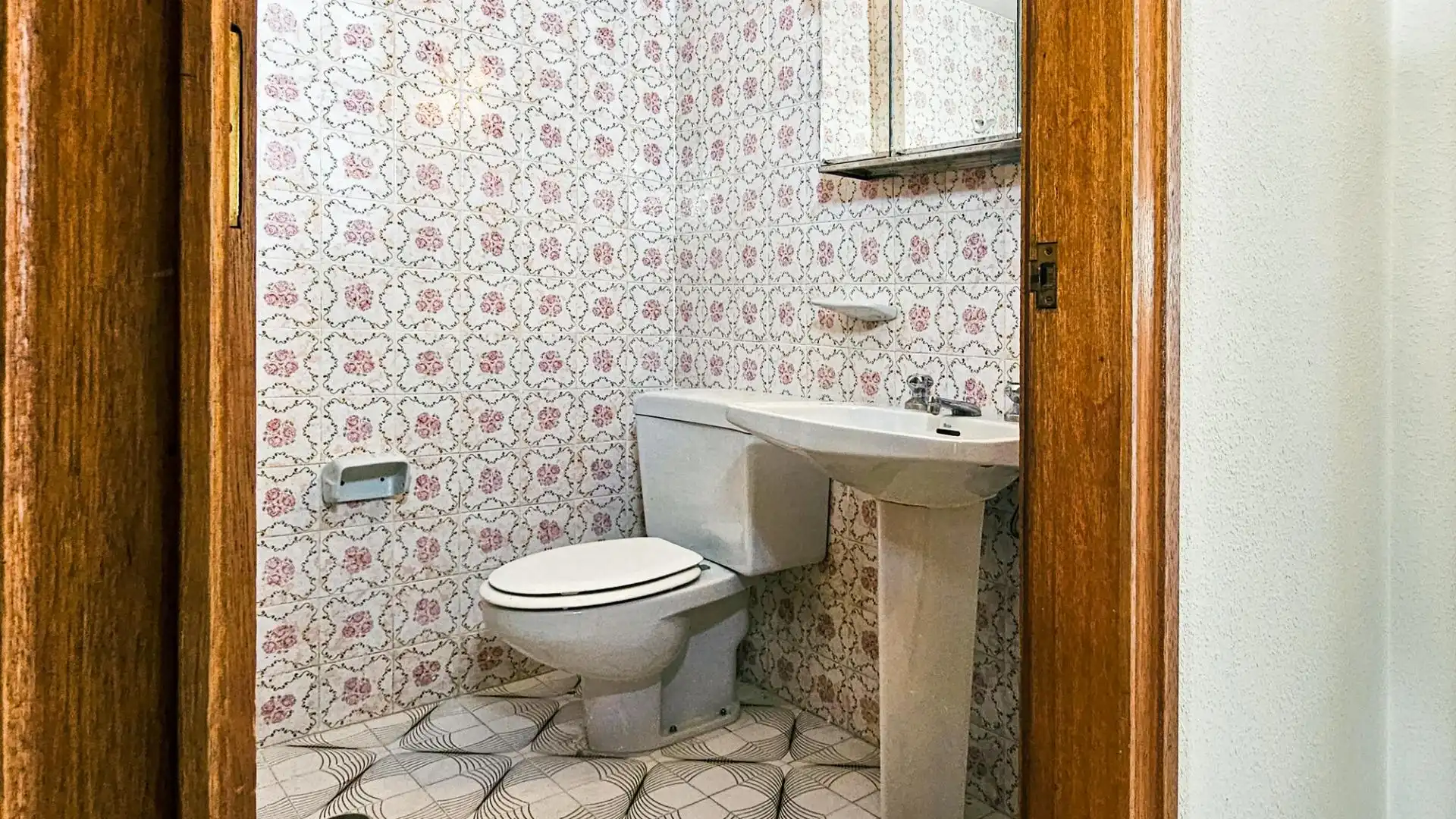 Bathroom of Flat for sale in Gandia  with Storage room and Balcony