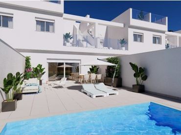 Adosado con piscina en venta en Las Lomas de Rame - Bahía Bella