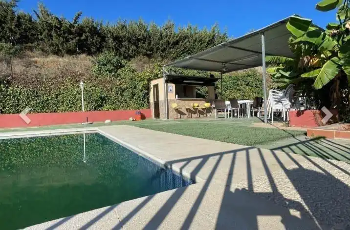 Piscina de Casa o xalet en venda en Estepona