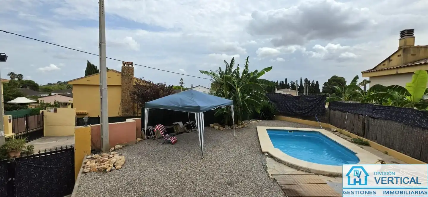 Casa o xalet de lloguer a calle del Sambori, Riba-roja de Túria