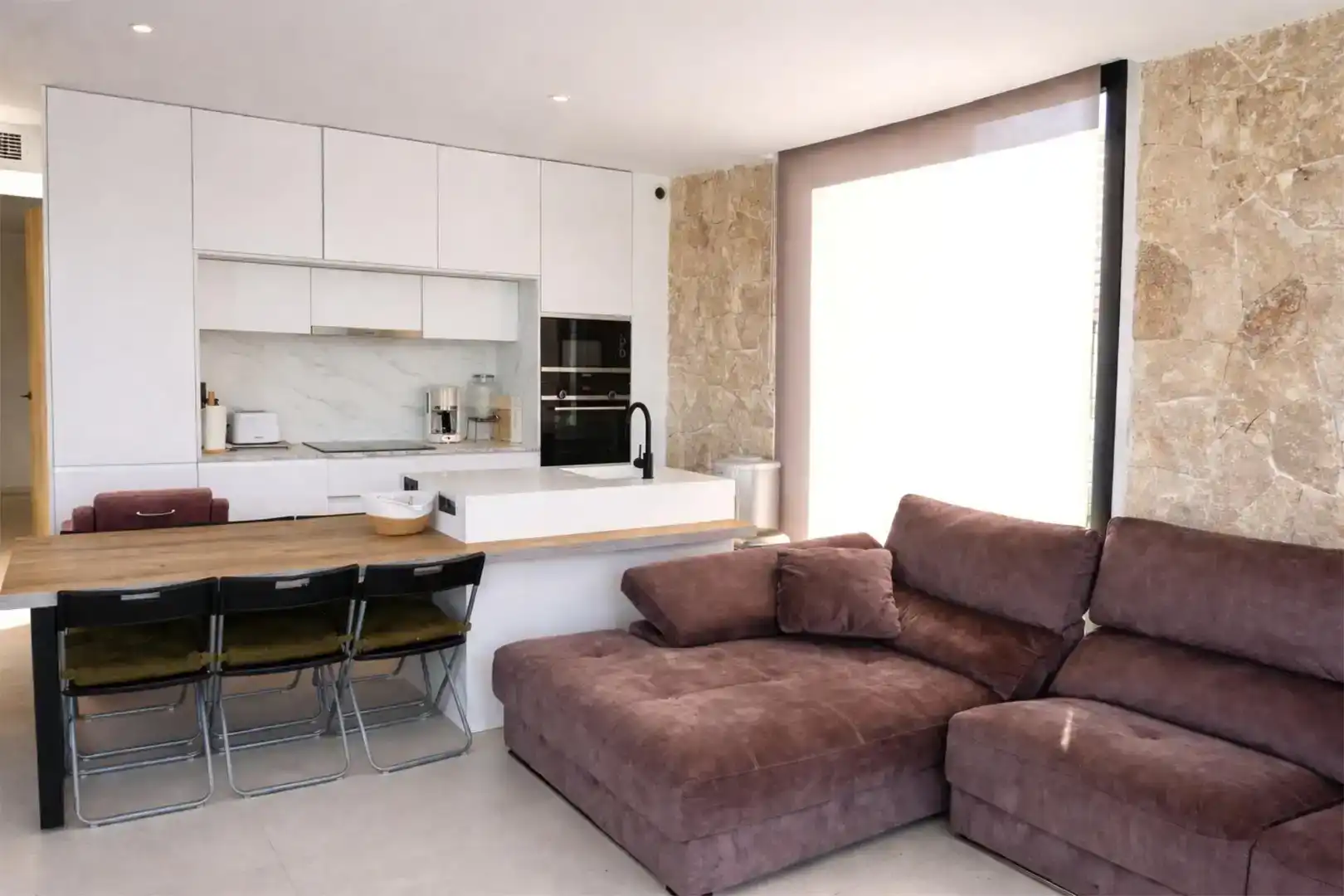 Sala d'estar de Casa o xalet de lloguer en Sant Josep de sa Talaia amb Aire condicionat, Jardí privat i Traster