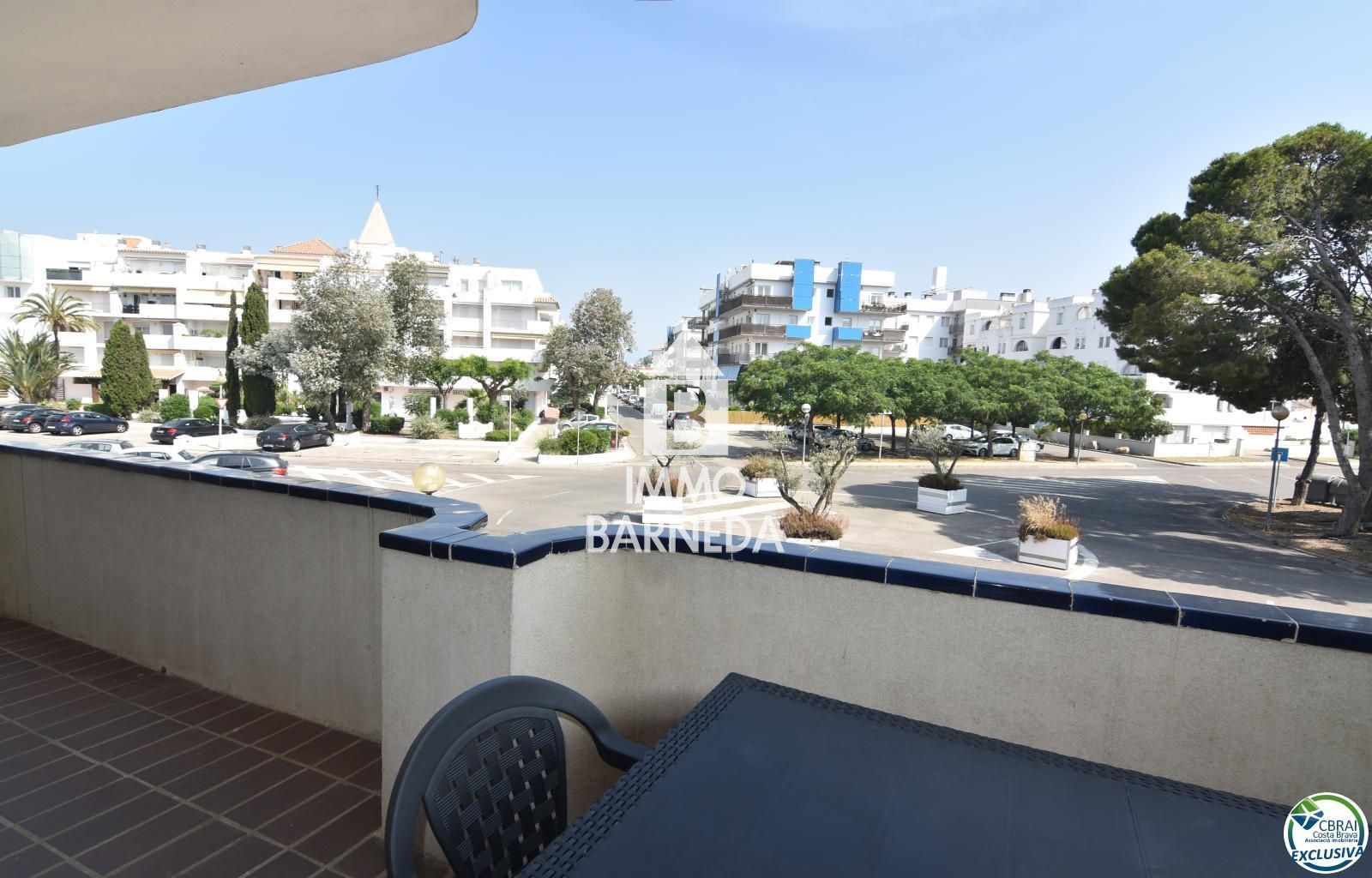 Vista exterior de Pis en venda en Roses amb Terrassa, Moblat i Forn