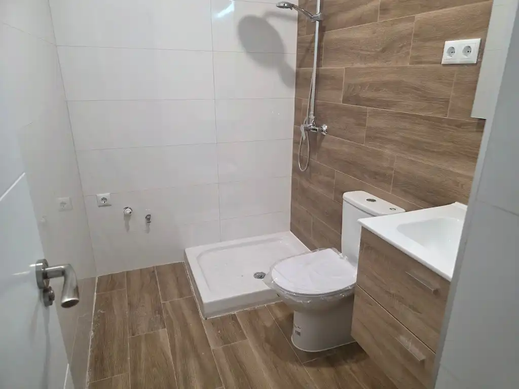 Bathroom of Flat for sale in Torrejón de Ardoz  with Air Conditioner, Heating and Oven