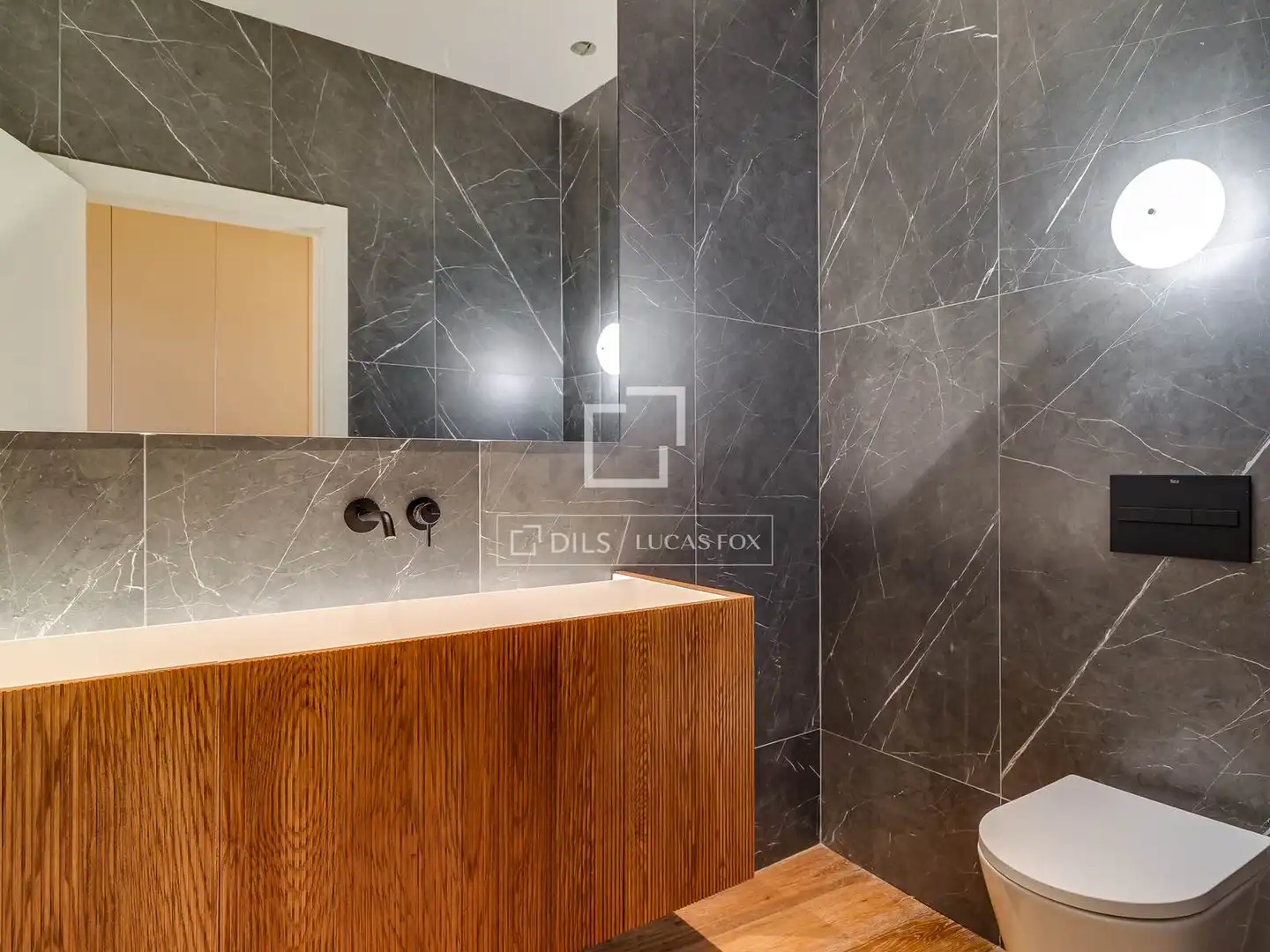 Baño de Piso en venta en Barcelona con Aire acondicionado, Parquet y Amueblado