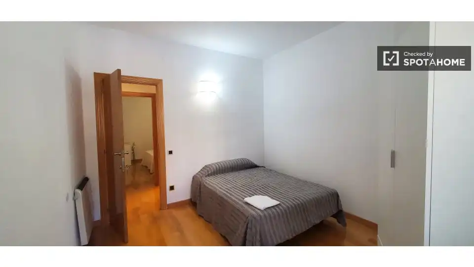 Habitación de Piso de alquiler en Barcelona con Aire acondicionado, Calefacción y Amueblado