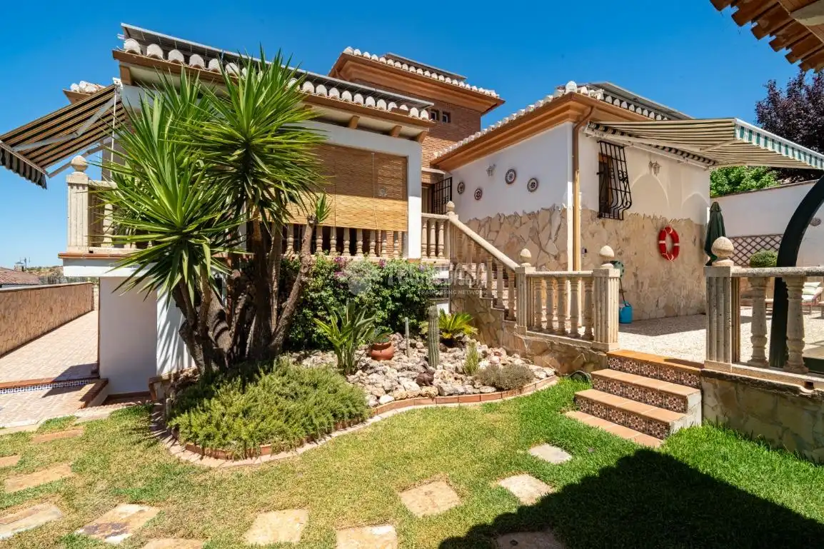 Garden of Houses for sale in Padul