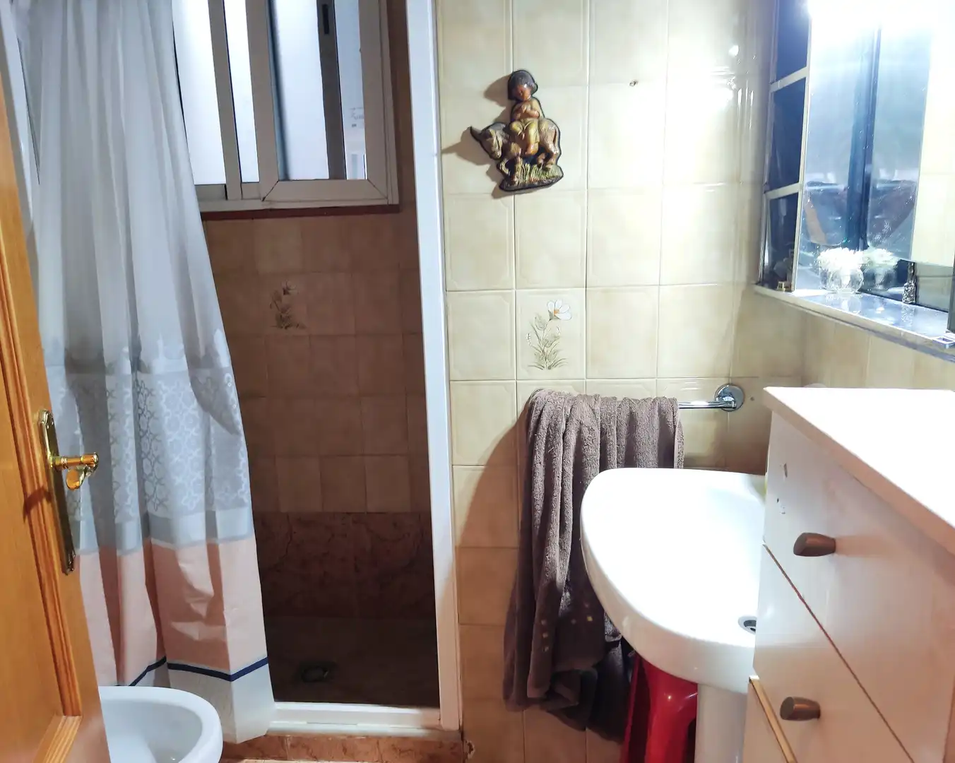 Baño de Casa adosada en venta en Benifairó de la Valldigna con Aire acondicionado, Calefacción y Trastero