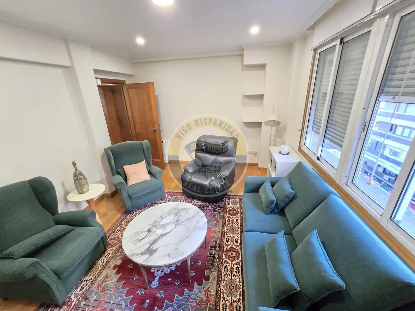 Sala d'estar de Pis de lloguer en Vigo  amb Calefacció i Moblat