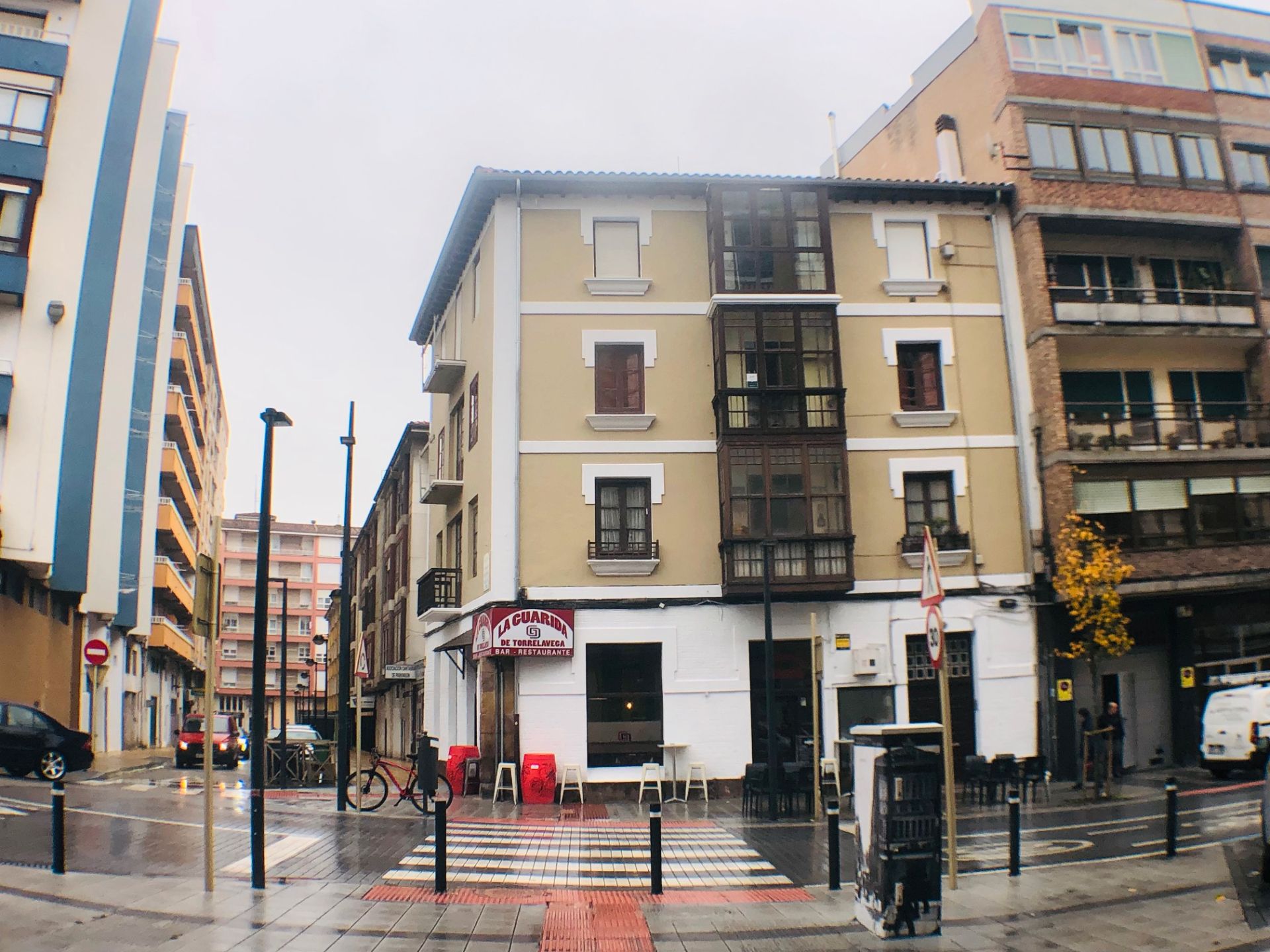 Vista exterior de Pis en venda en Torrelavega  amb Calefacció i Balcó