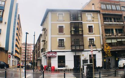 Vista exterior de Pis en venda en Torrelavega  amb Calefacció i Balcó