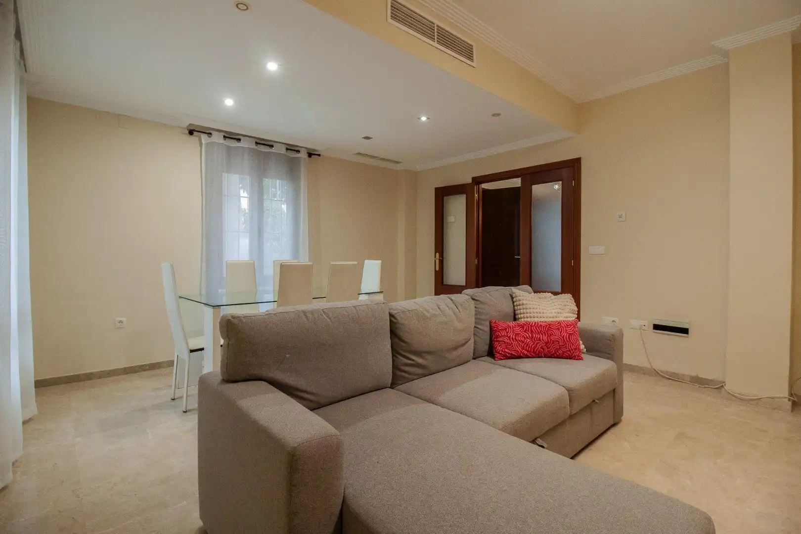 Sala d'estar de Casa o xalet de lloguer en Palomares del Río, Sevilla