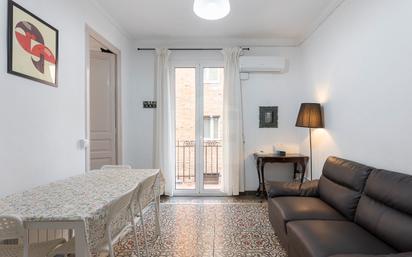 Living room of Flat for sale in  Barcelona Capital  with Air Conditioner, Heating and Balcony